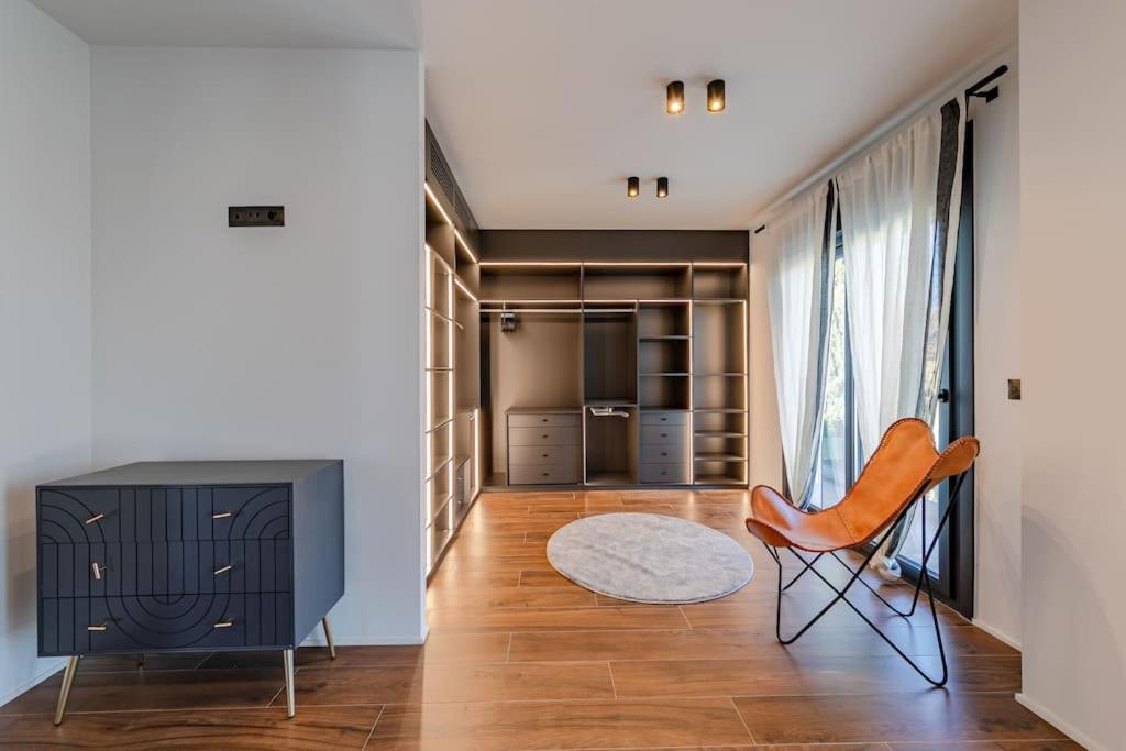 Villa Con Piscina Privada Gelves Екстериор снимка