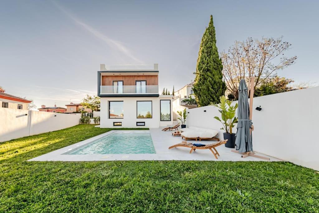 Villa Con Piscina Privada Gelves Екстериор снимка